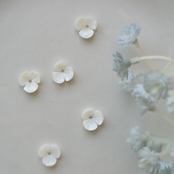 PD11マザーオブパールフラワーパーツ 5個セット/白蝶貝花ビーズ 約8mm／ハンドメイド ／穴あり／アクセサリーパーツ