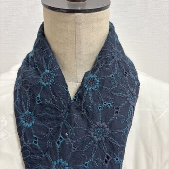 ハンドメイド　半襟着物　振袖　レース　綿紺マーガレット花刺繍半衿