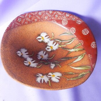 万古赤絵釉描彩鷺草図盛器
