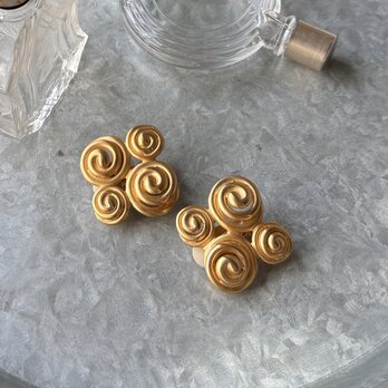 Y1252-ヴィンテージイヤリング U.S.A. 1980's Swirl Matte Gold Square