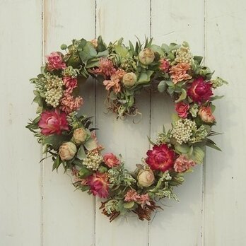 キュートなピンクのハートリース