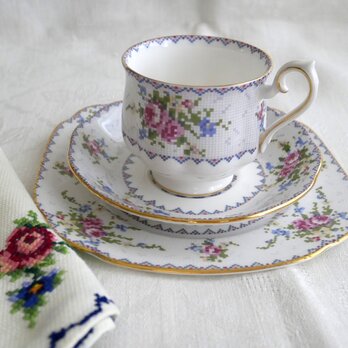 ROYAL ALBERT ハンドメイド・アンティーク・ヴィンテージ作品一覧
