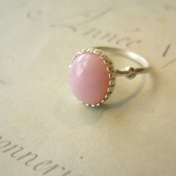 ピンクオパールの指輪の画像