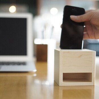 114-002　iPhone 木製スピーカー ハードメープル