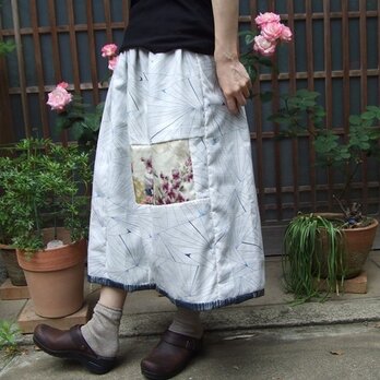 着物リメイクスカート☆白地に水色夏用紬に銘仙+裏布縞織り紬着物の画像