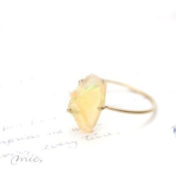 ◆虹色の光　オパール原石リング