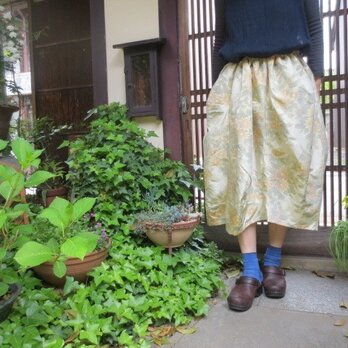着物リメイク☆お花満開のクリーム色紬で変形バルーンスカートの画像