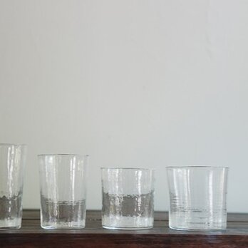 西山芳浩　[江戸グラスC]　写真左端