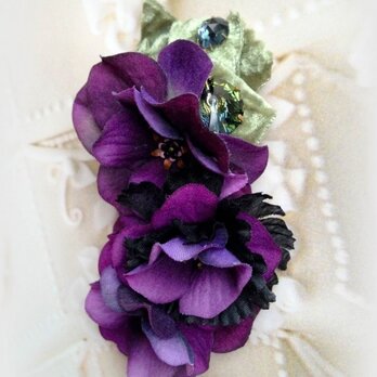 紫のアジサイの花束コサージュブローチの画像