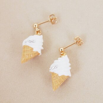 ソフトクリームピアス