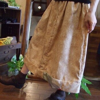 値下げ♪紬リメイクスカート☆ベージュ麻の葉模様裾にチラリ銘仙の画像