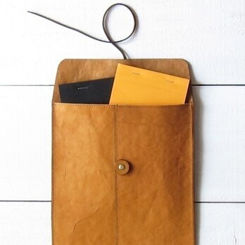 <再販>ナチュラル革の11inch封筒クラッチバッグ 　キャメル