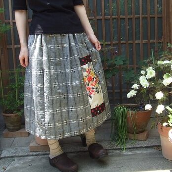 値下げ♪着物リメイクスカート☆琉球紬（？）に薔薇と水玉をパッチの画像