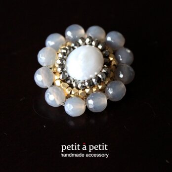 *Antique white pearl brooch no5*の画像