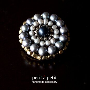 *Antique navy pearl brooch no6*の画像