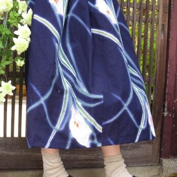 浴衣リメイク☆藍色にのびやかなカラーの花79㎝丈の画像