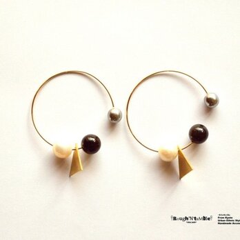 Triangle&3ball pierce blackの画像