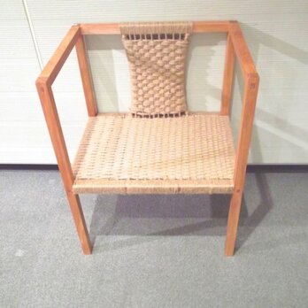 編み座の椅子01の画像