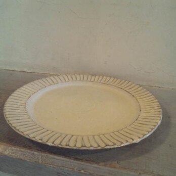 粉引きのしのぎリム皿の画像