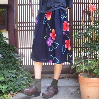 浴衣リメイク☆紺地に赤い花♪懐かしい女の子スカート68㎝丈の画像