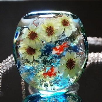 とんぼ玉　ガラスペンダント　向日葵と金魚の画像
