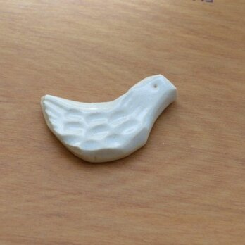 陶器のブローチ HATO