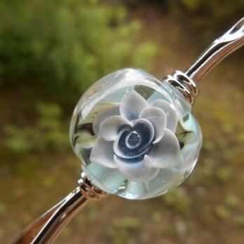 とんぼ玉かんざしグレーの薔薇　