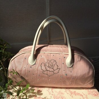 オトナピンクのボストンバッグ