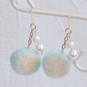 羊毛フェルトのピアス／ミント