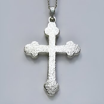 伝統的なモチーフ　クローバー型のクロス　cc21　ロングセラーです