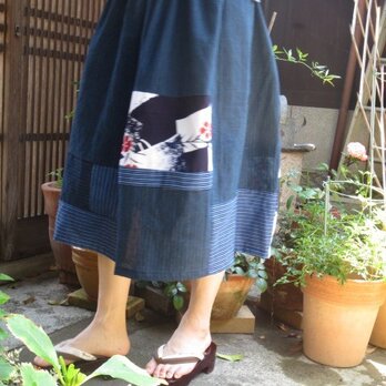サラサラ夏着物でリメイクスカート☆縦縞の織りと可愛い撫子76㎝丈の画像