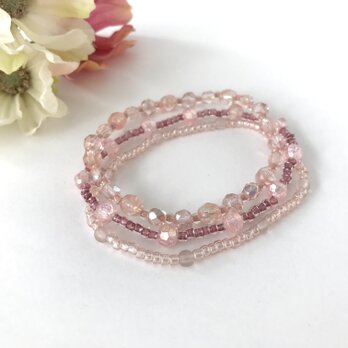 グラデーション 3連ゴムブレスレット　桜色　ピンク パステルカラー チェコガラス ビーズ