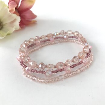 グラデーション 3連ゴムブレスレット　桜色　ピンク パステルカラー チェコガラス ビーズ