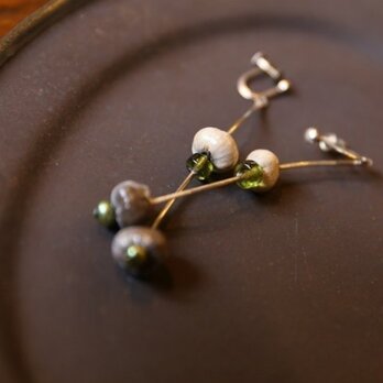 木の実とgreen perlのイヤリングの画像