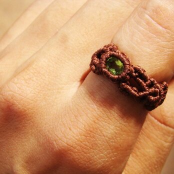 ペリドットのマクラメ編み 天然石リング