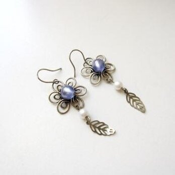 キャッツアイフラワーピアス