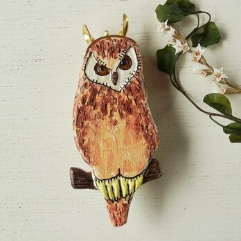 ミミズク（ふくろう）のブローチ「絵本のようなミミズク」