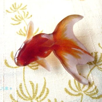 (ブローチ）赤い金魚　左向き〈小〉の画像