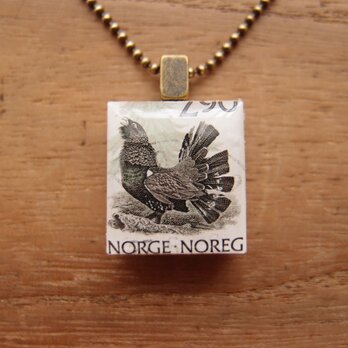 ノルウェーの切手を使ったスクラブルタイルペンダントの画像