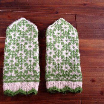 ラトビア伝統柄のミトン　グリーン