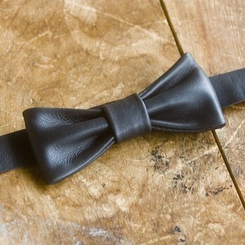 レザー蝶ネクタイ　牛カーフ黒革