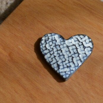 陶器のブローチ  HEARTの画像
