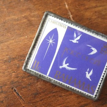ヴィンテージ切手のブローチ - バハマ クリスマス 鳥の画像