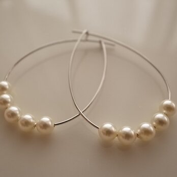 pearl hoop earringsの画像