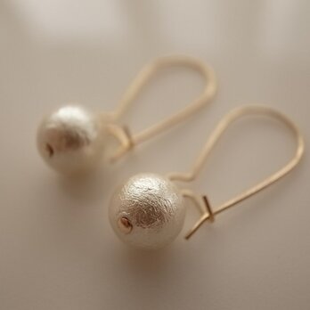 cotton pearl earringsの画像