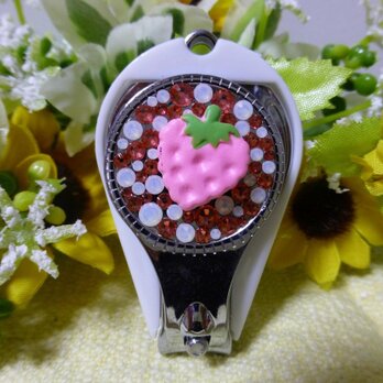 デコ爪切り∞ホワイト∞いちご