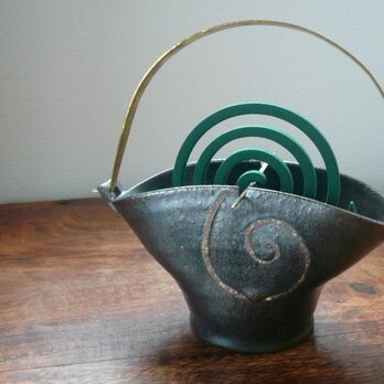 黒釉蚊遣り（ぐるぐる）