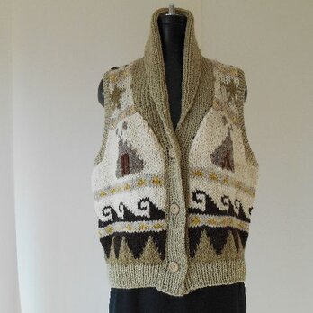 ベージュの編み込みベスト