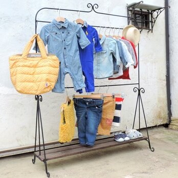 アイアンのキッズハンガーラック