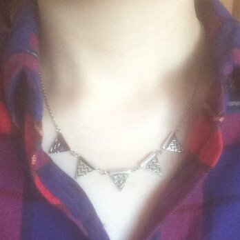 Triangles necklaceの画像